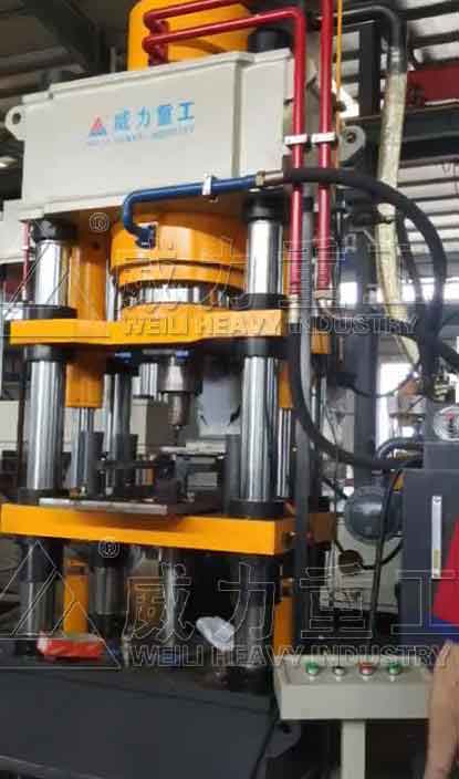 500吨铁粉配重块成型油压机